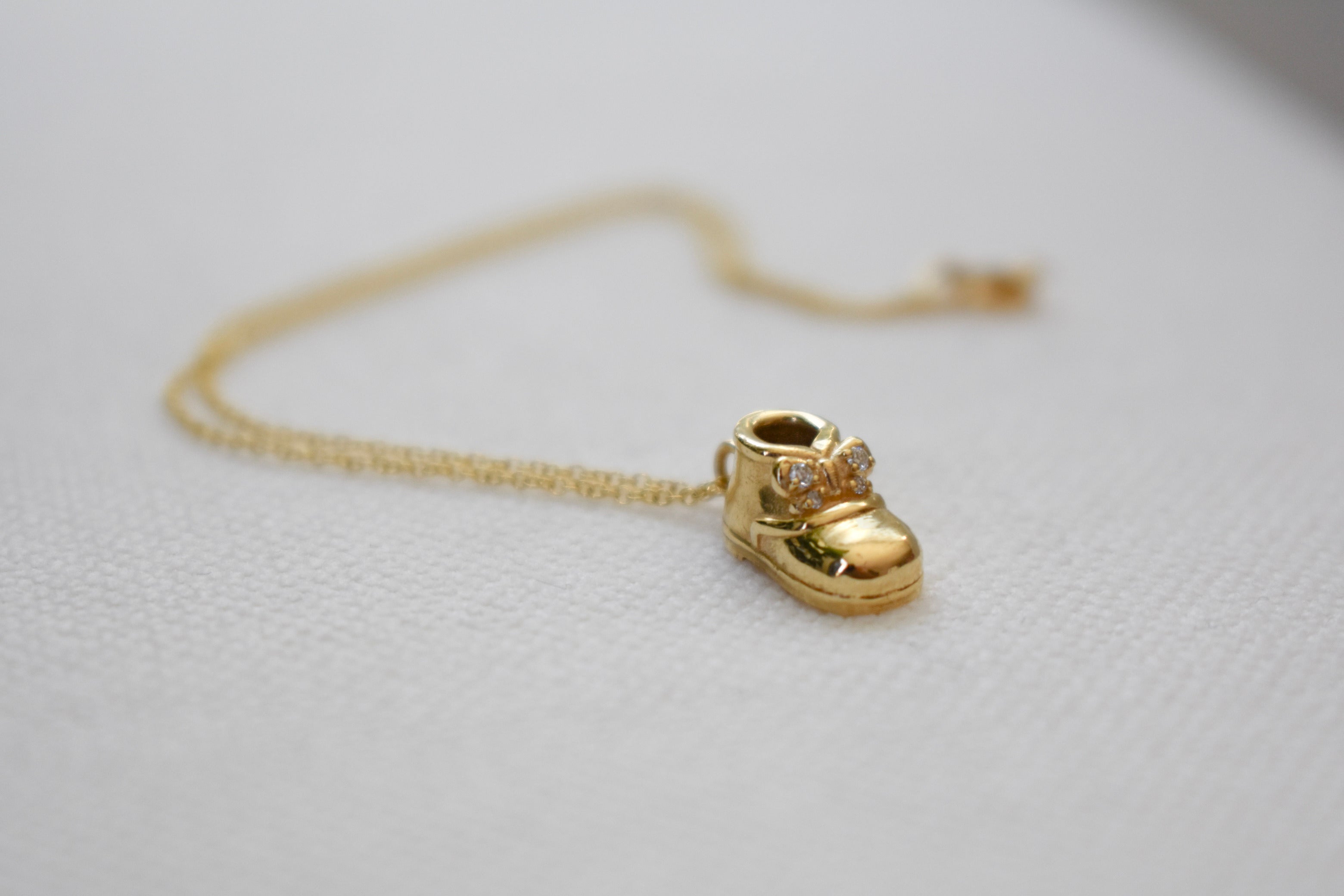 Children's necklaces, Baby Shoe Necklace yellow gold